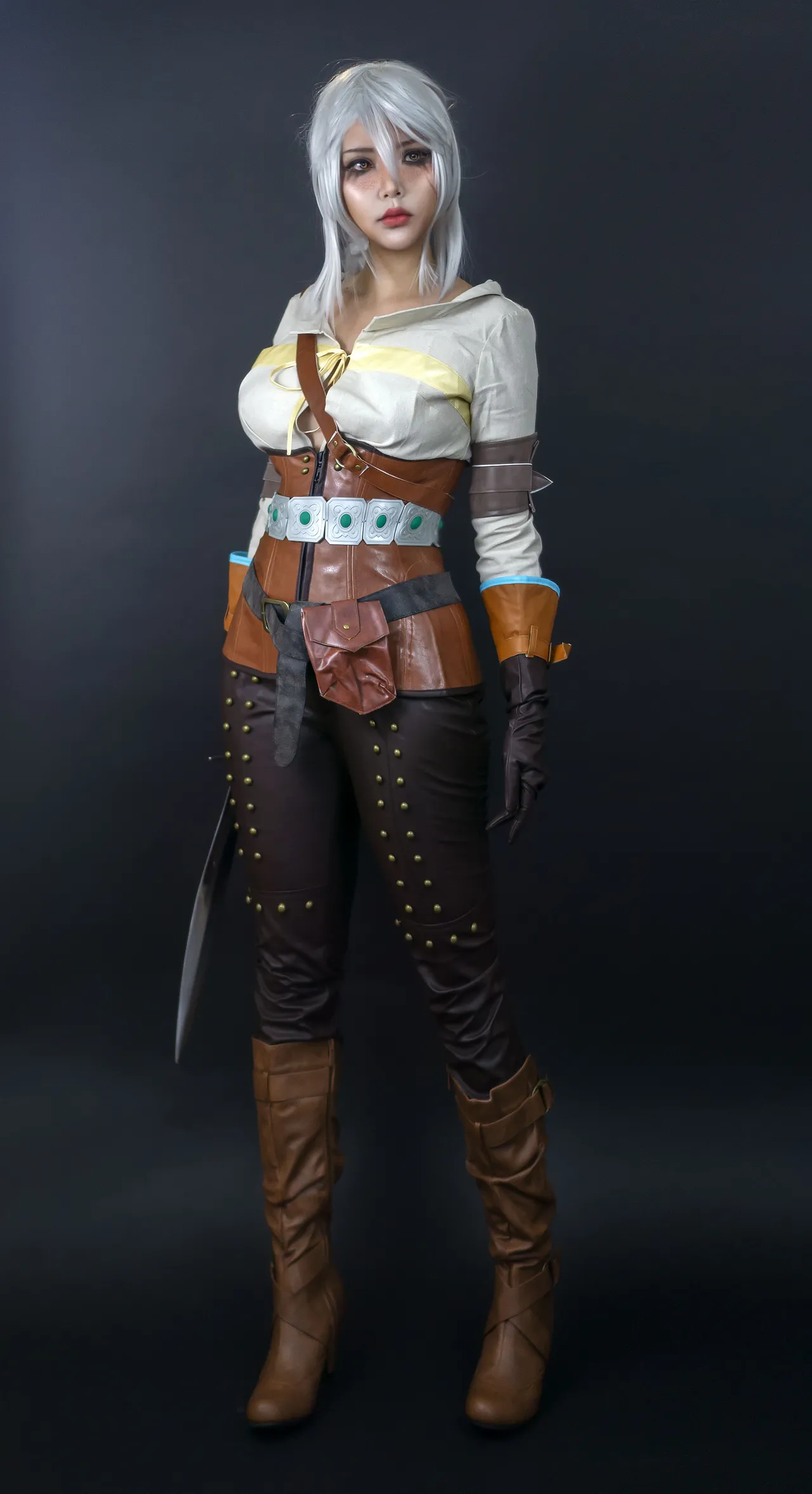 Hana Bunny - Ciri-erohere1.webp